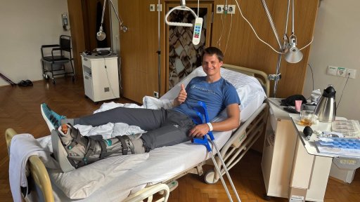 Foto im Krankenzimmer nach meiner Achillessehnenriss OP - Bernhard Wallner