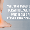 Es wird einen Hand gezeigt die sich die Wade greift und die Achillesferse ist beleuchtet - es geht um die Seelische Bedeutung der Achillessehne