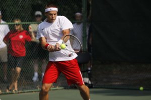 Bernhard Wallner während eines College Tennis Matches für Valdosta State University